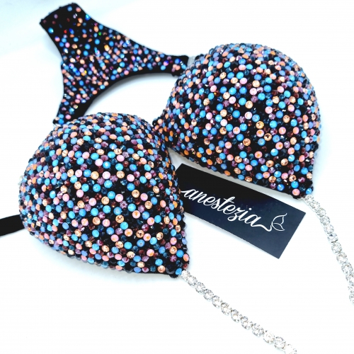 Black Caramel Stock-Sujetador C (Triangulo con copa), Braguita Xs-S  (U frontal, corte trasero estilo X-PRO).